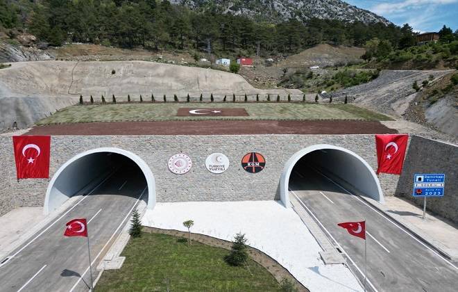 Demirkapı açıldı, yeni Konya-Antalya yolunda bayram yoğunluğu yaşanıyor 10