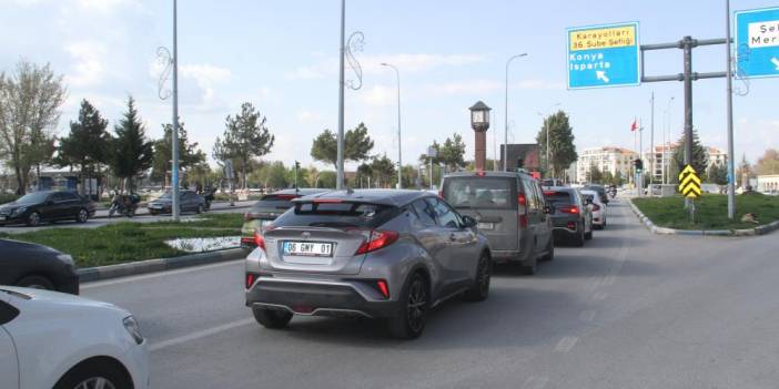 Demirkapı açıldı, yeni Konya-Antalya yolunda bayram yoğunluğu yaşanıyor