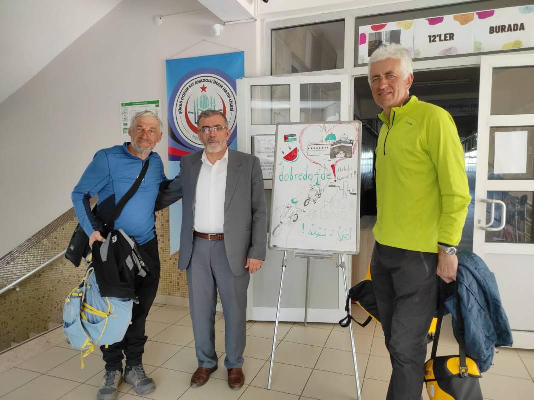 Mekke yolcusu Boşnak ve Arnavut bisikletçilerin Konya molası sona erdi 24
