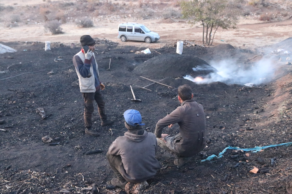 Mangal kömürü işçilerinin 'ekmek' mücadelesi 12