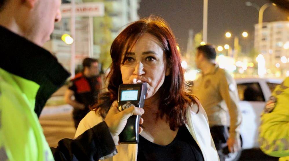 Konya yolunda polisin alkollü kadın sürücüyle imtihanı: 44. seferde başardı 5