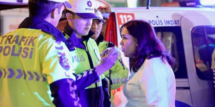 Konya yolunda polisin alkollü kadın sürücüyle imtihanı: 44. seferde başardı