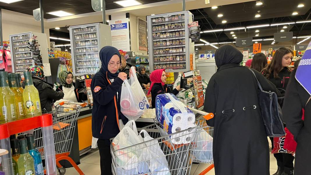 Konya'nın zincir marketinde beklenen indirim günleri başladı 21