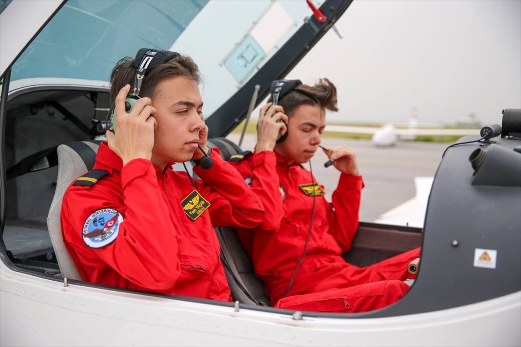 Konya’da eğitim gören ikizler, kaptan pilotluk için rekabet ediyor 2