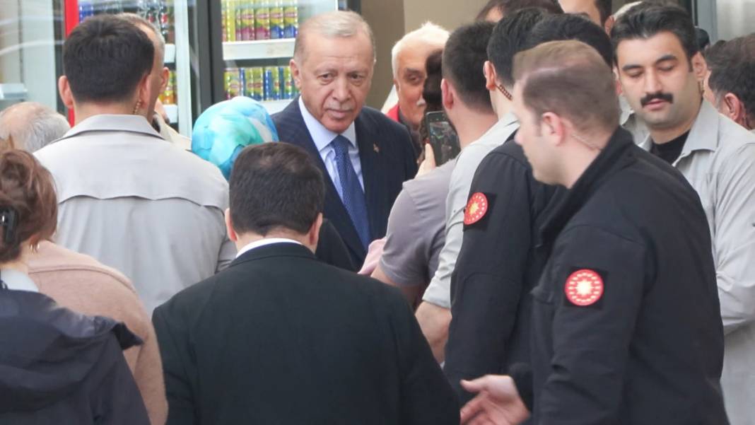 Akaryakıt almak için gelenler karşılarında Cumhurbaşkanı Erdoğan’ı gördü 1