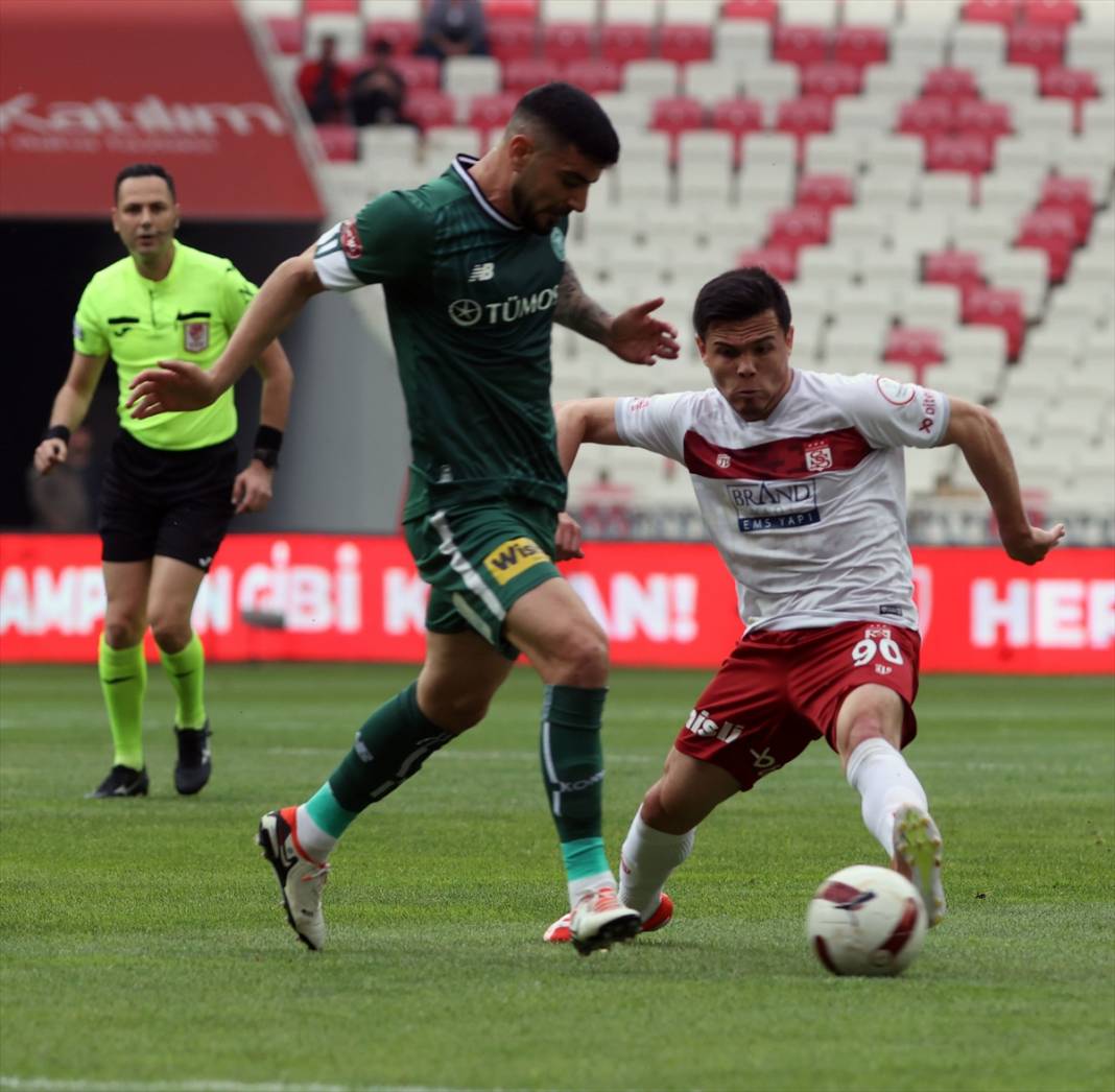 Konyaspor’un etkili oyun sergileyemediği Sivasspor maçından kareler 25
