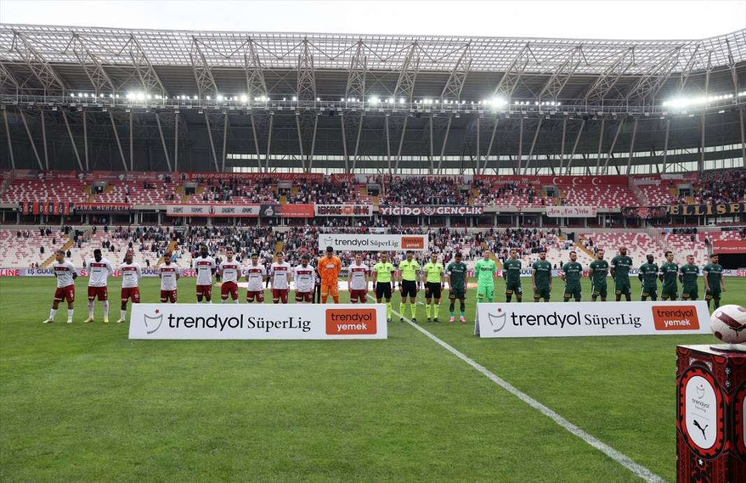 Konyaspor’un etkili oyun sergileyemediği Sivasspor maçından kareler 28