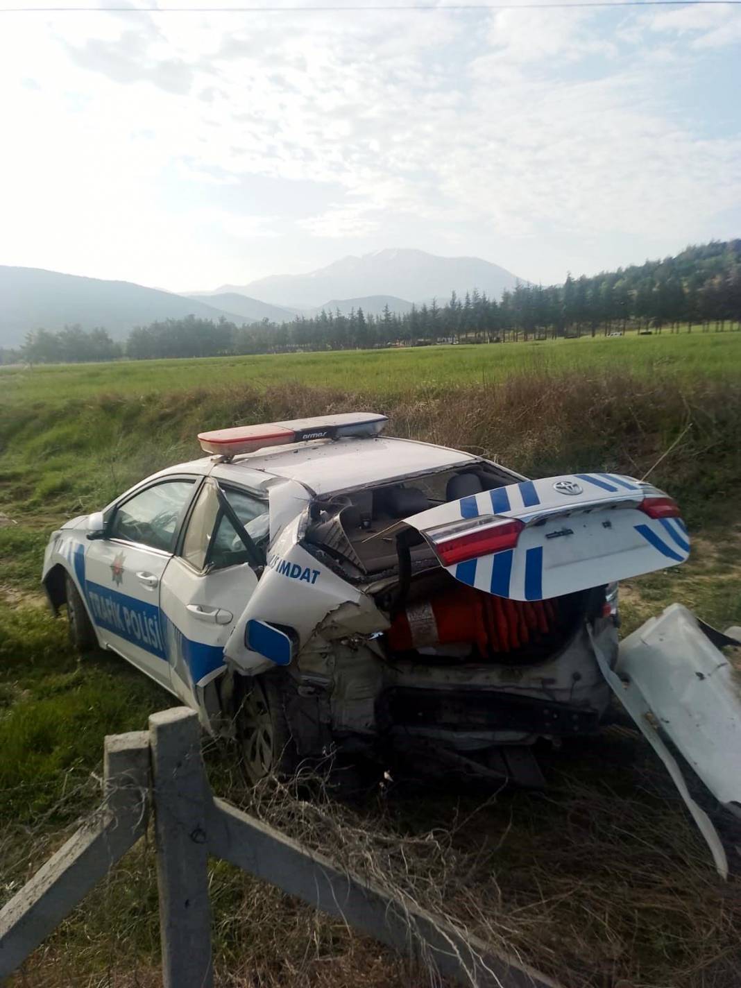 Uygulamada otomobilin çarptığı trafik polisi Yonuz Turan şehit oldu 3