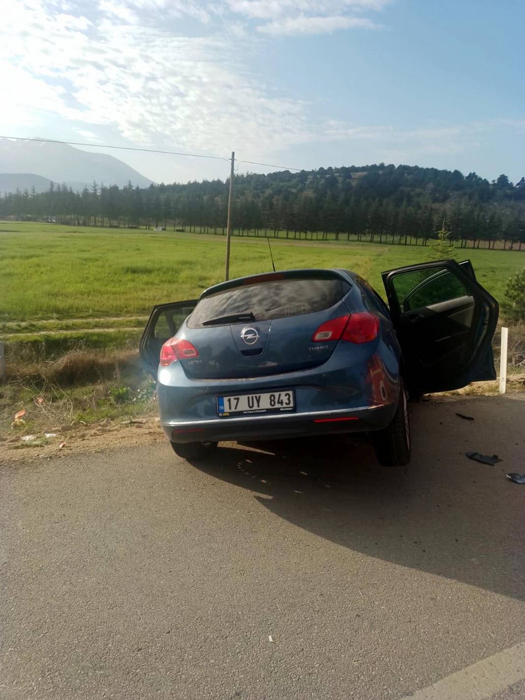 Uygulamada otomobilin çarptığı trafik polisi Yonuz Turan şehit oldu 7