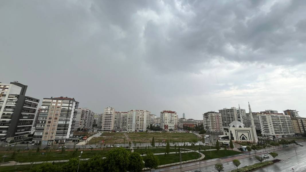 Konya’da beklenen yağış başladı! Yarın için de uyarı geldi 1
