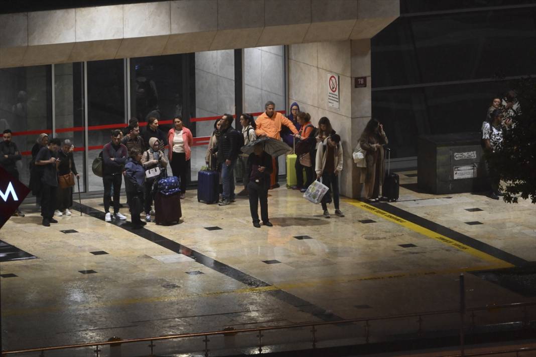 Ankara’yı sel aldı! Caddeler suyla doldu 13