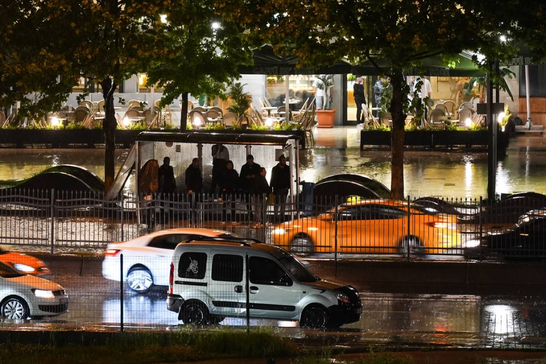 Ankara’yı sel aldı! Caddeler suyla doldu 31
