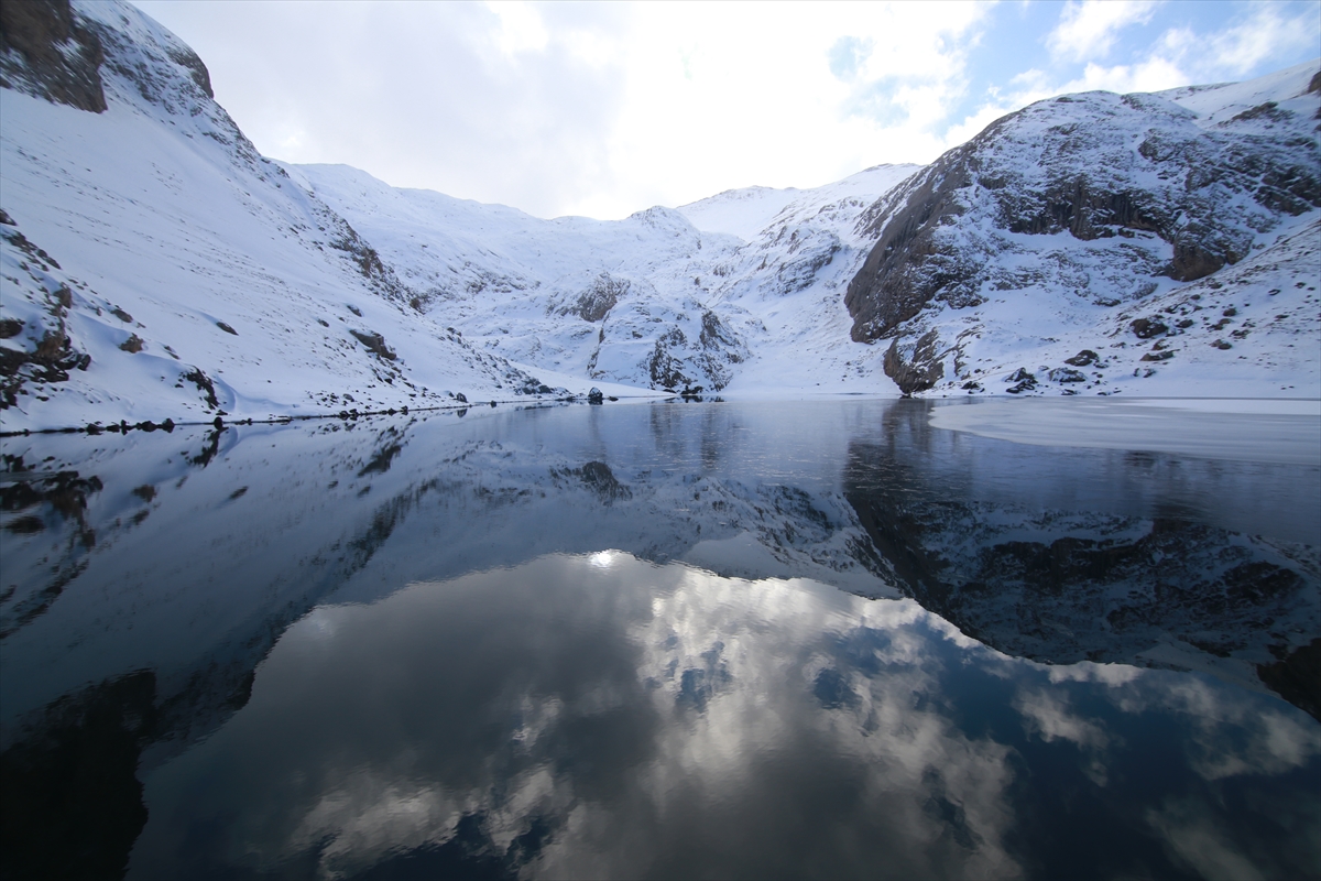 Konya sınırındaki buzul göllerinin kış güzelliği büyülüyor 4