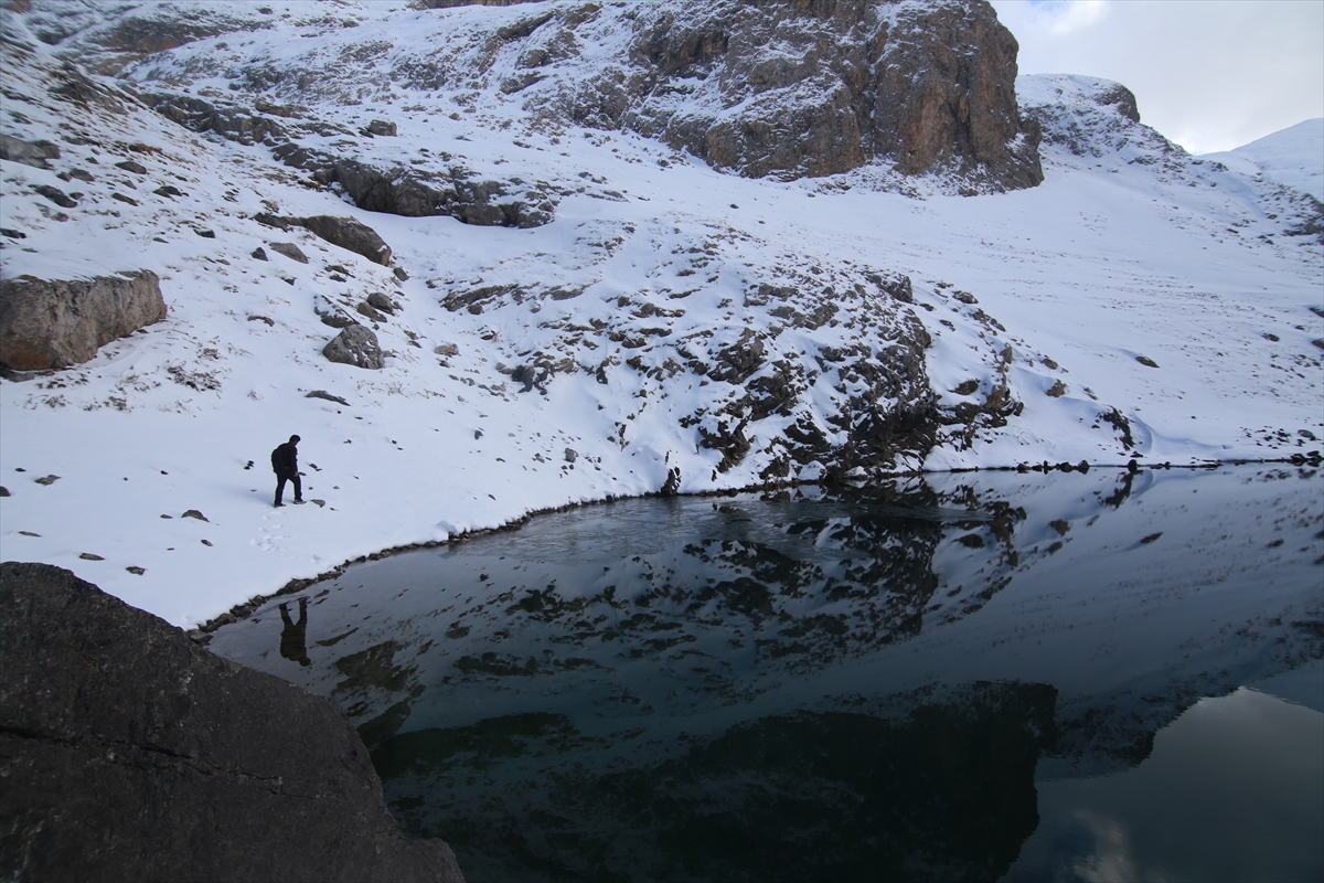 Konya sınırındaki buzul göllerinin kış güzelliği büyülüyor 5