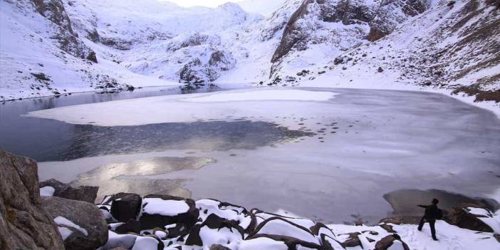Konya sınırındaki buzul göllerinin kış güzelliği büyülüyor