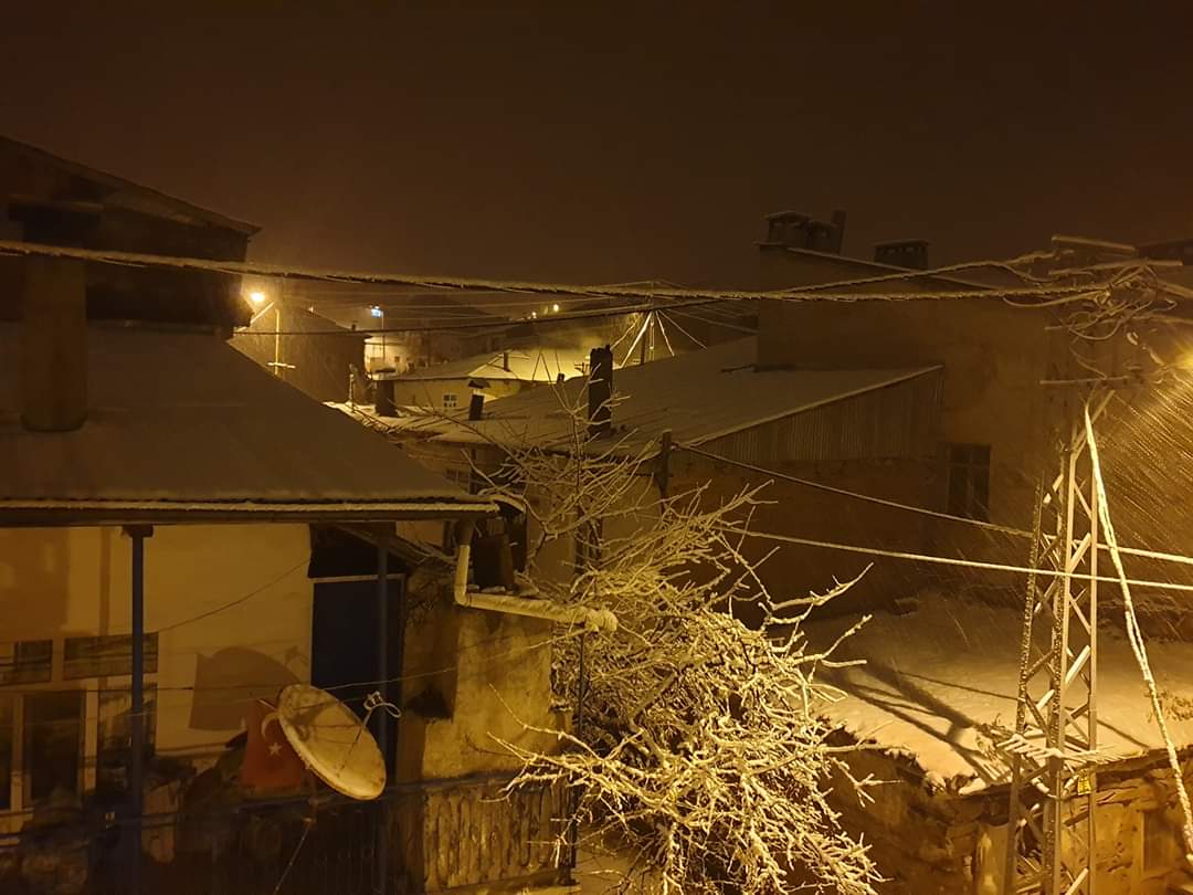 Konya'da bazı bölgelere mevsimin ilk karı yağdı 10
