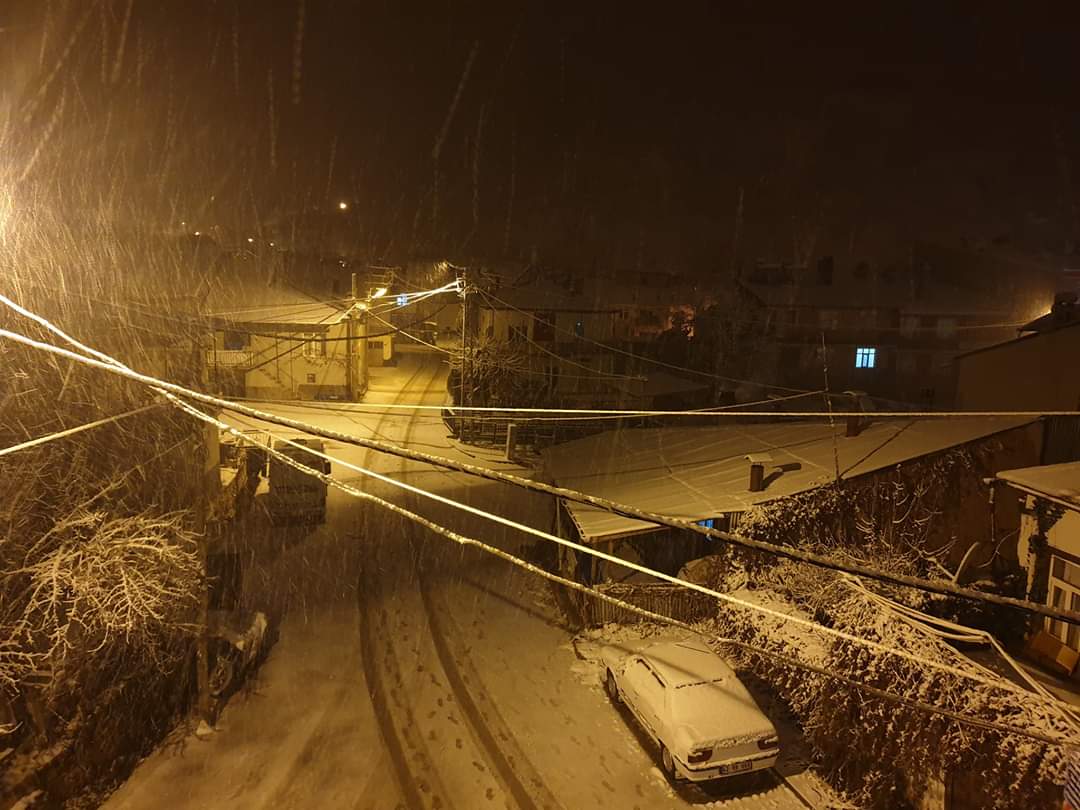 Konya'da bazı bölgelere mevsimin ilk karı yağdı 9