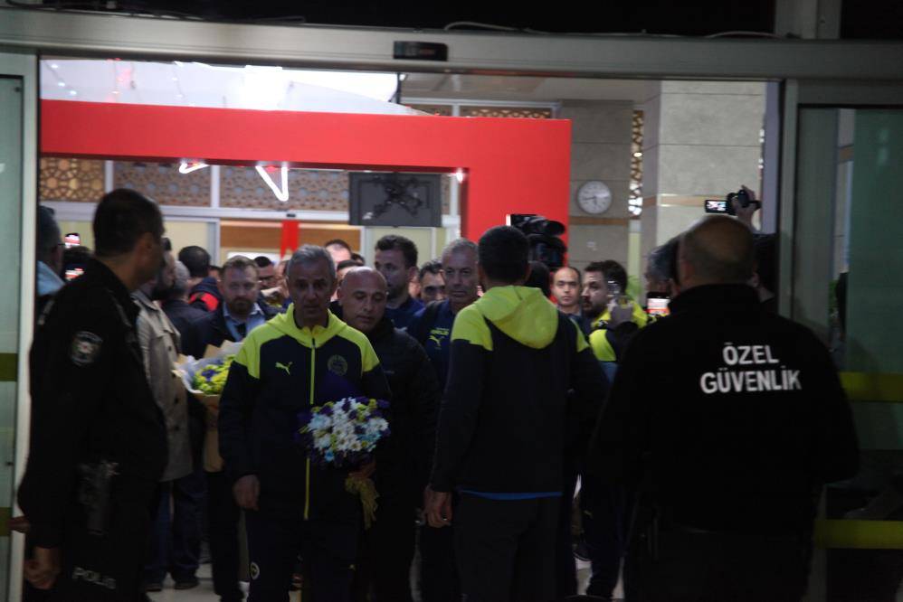 Fenerbahçe kafilesi Konya'da böyle karşılandı 7
