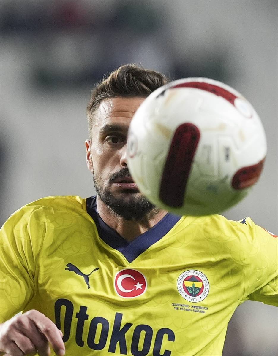 Konyaspor’un altın puanı kaptığı Fenerbahçe maçından kareler 58