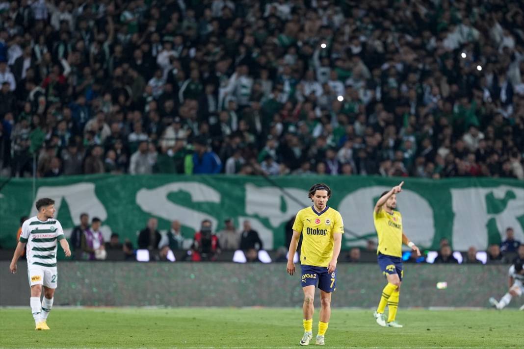 Konyaspor’un altın puanı kaptığı Fenerbahçe maçından kareler 64