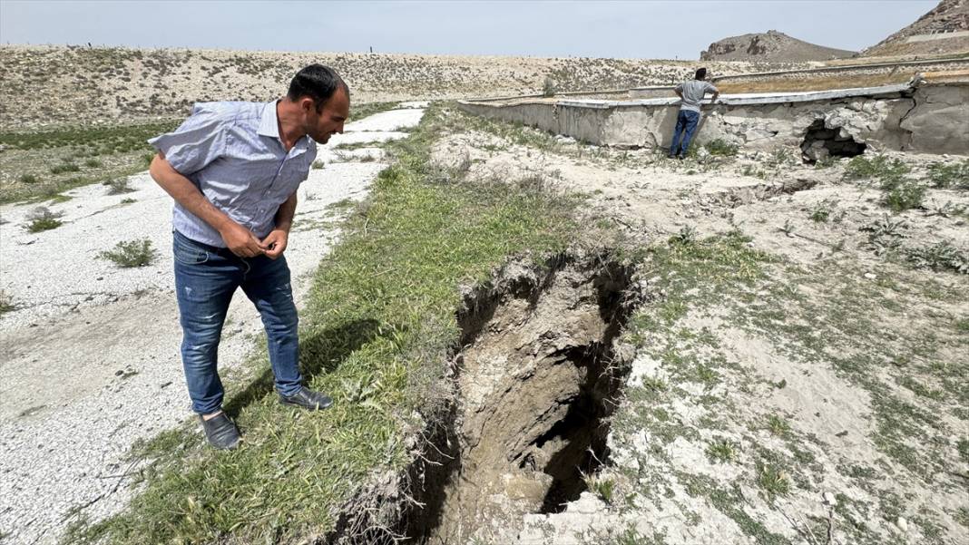 Konya’da yer yarıldı! Görüntü korkutuyor 4