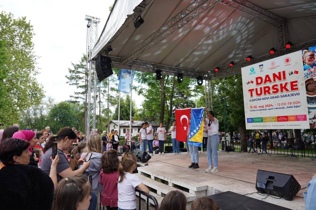 Selçuklu Belediyesi Bosnalı çocukların yüzünü güldürdü 5