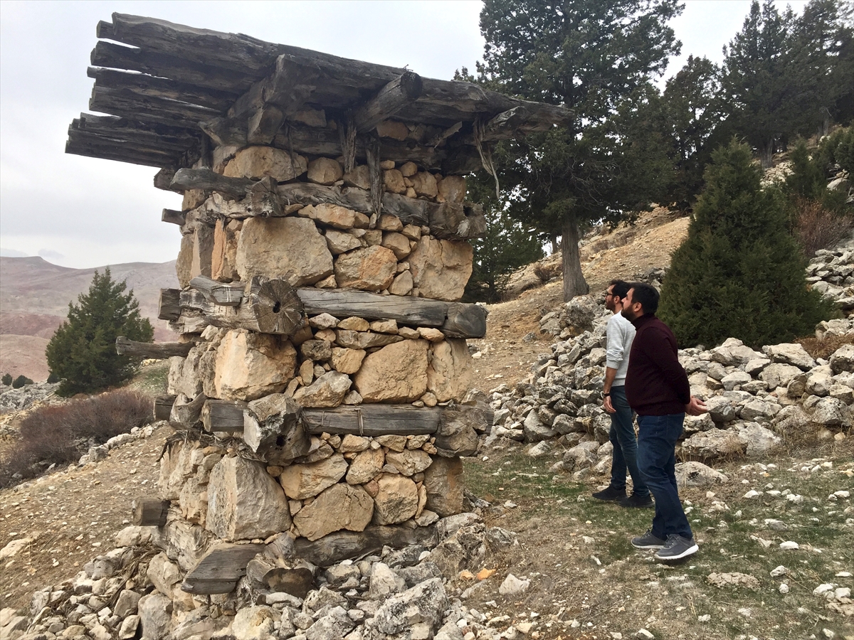 Konya'nın iki ilçesindeki 'esrarengiz' tarihi yapılar merak uyandırıyor 5