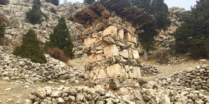 Konya'nın iki ilçesindeki 'esrarengiz' tarihi yapılar merak uyandırıyor