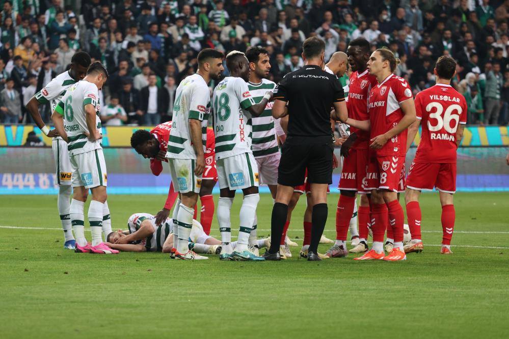 Konyaspor ilk yarıda fişi çekti! 3 gollü maçtan kareler 1