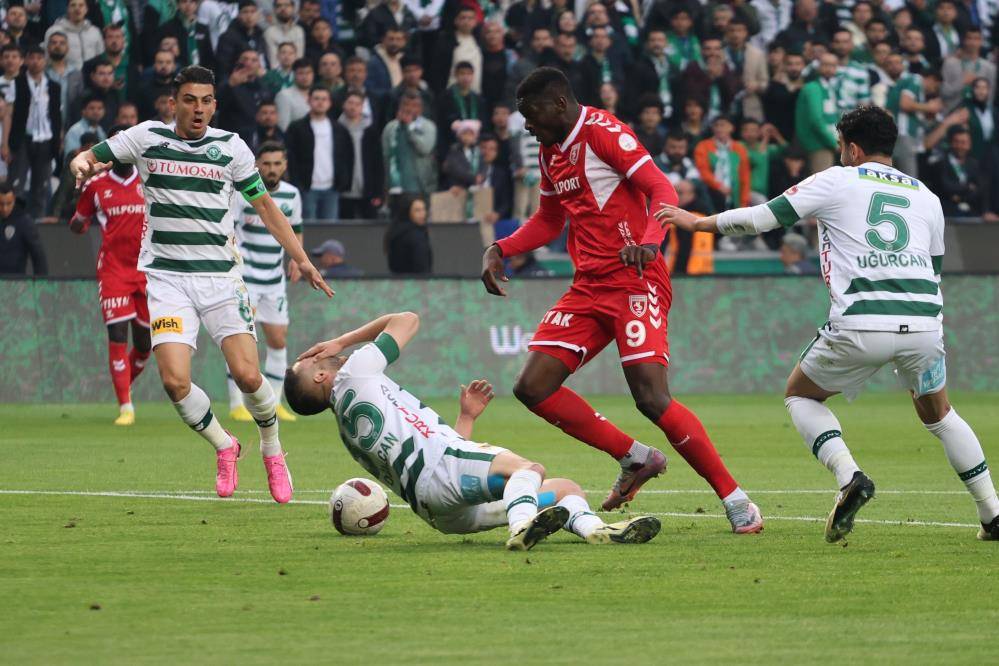 Konyaspor ilk yarıda fişi çekti! 3 gollü maçtan kareler 13