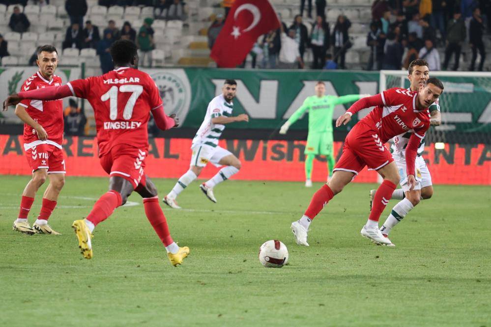 Konyaspor ilk yarıda fişi çekti! 3 gollü maçtan kareler 21
