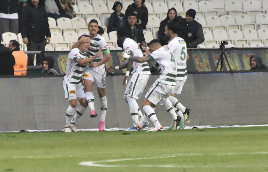 Konyaspor ilk yarıda fişi çekti! 3 gollü maçtan kareler 25
