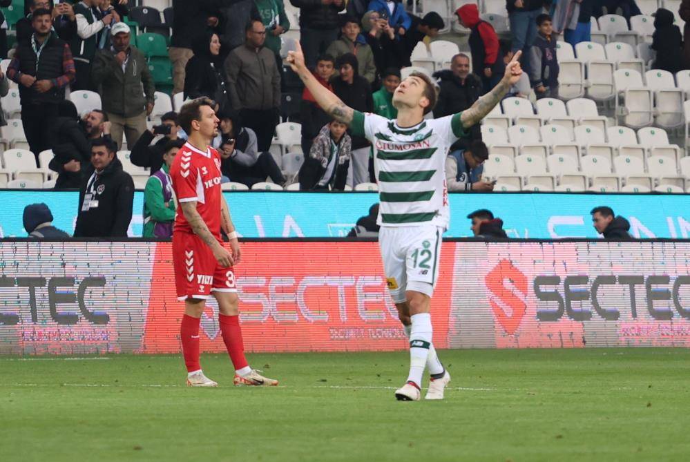 Konyaspor ilk yarıda fişi çekti! 3 gollü maçtan kareler 9