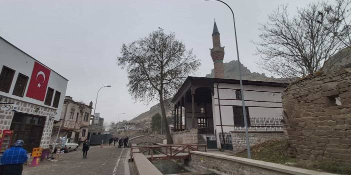 Konya’da buluşan on binlerce Mevlana dostu, Sille’ye akın ediyor