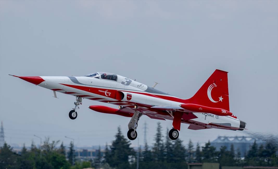 Konya’daki Anadolu Ankası tatbikatında Türk Yıldızları rüzgarı 22