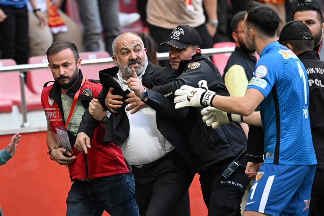 Ligde kalma hesapları yapan Konyaspor’un Kayserispor maçından kareler 21