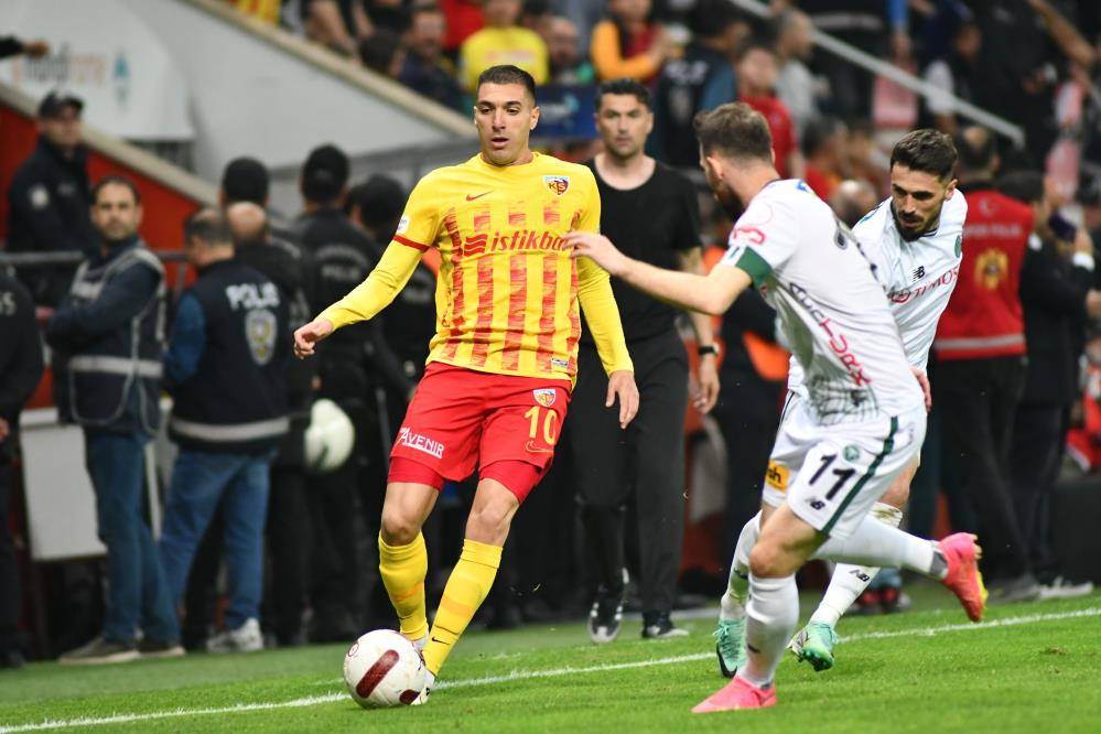Ligde kalma hesapları yapan Konyaspor’un Kayserispor maçından kareler 44