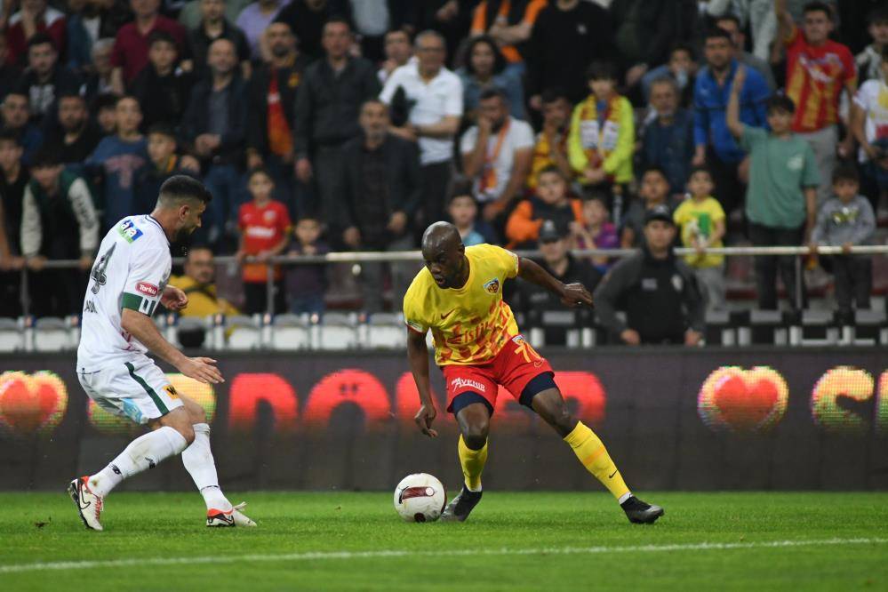 Ligde kalma hesapları yapan Konyaspor’un Kayserispor maçından kareler 46