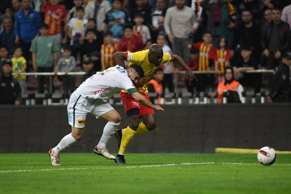 Ligde kalma hesapları yapan Konyaspor’un Kayserispor maçından kareler 47