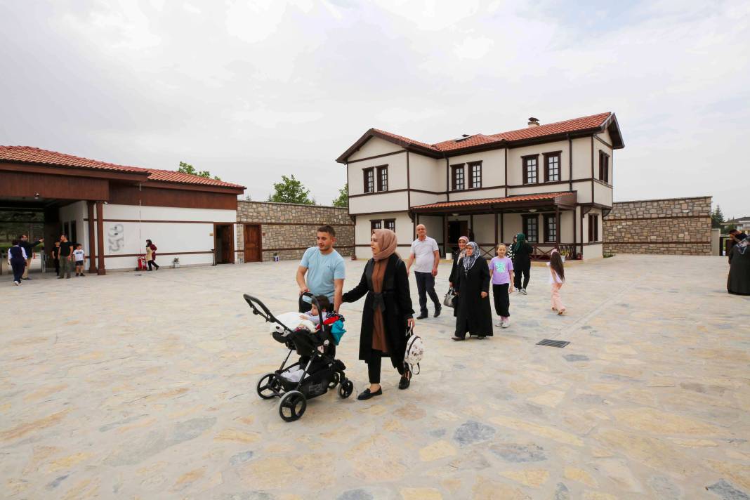 Konya’nın zamanda yolculuk yaptıran yeni mekanına ziyaretçi akını 13