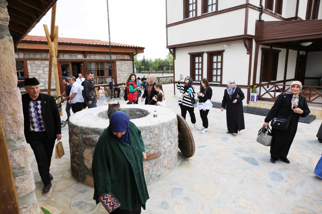 Konya’nın zamanda yolculuk yaptıran yeni mekanına ziyaretçi akını 6