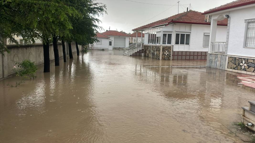 Konya’ya hafta sonu dahil 4 gün için uyarı: Şemsiyesiz çıkmayın! 1