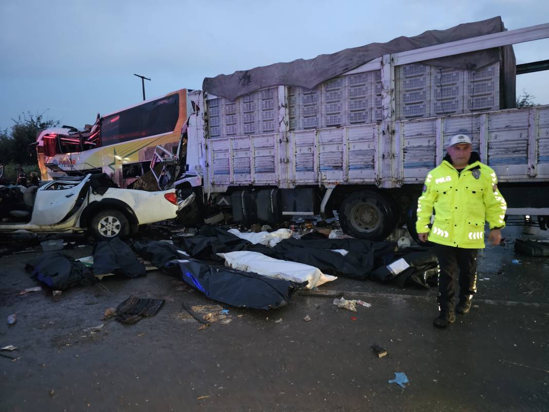 Türkiye’yi hüzne boğan kaza: 10 ölü, 39 yaralı 12