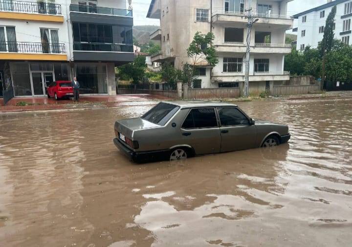 2 liseli kuzen sele kapıldı, vatandaşlar son anda kurtardı 1