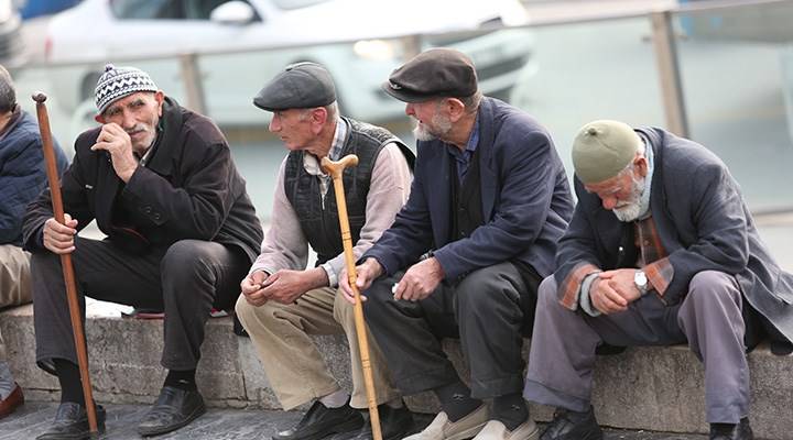 Cumhuriyet tarihinde bir ilk! Türkiye ilk kez bu kadar yaşlandı 4