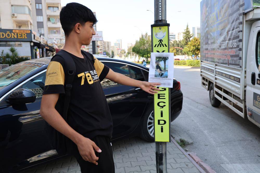 Sokaktaki bu ilginç ilanı gören dönüp bir daha baktı! “Suratına tükürün” 1