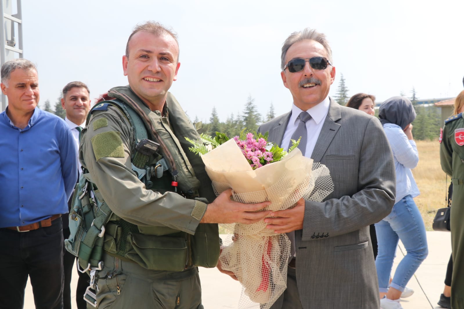 Vali Toprak o öğrencileri Türk Yıldızlarına götürdü 12