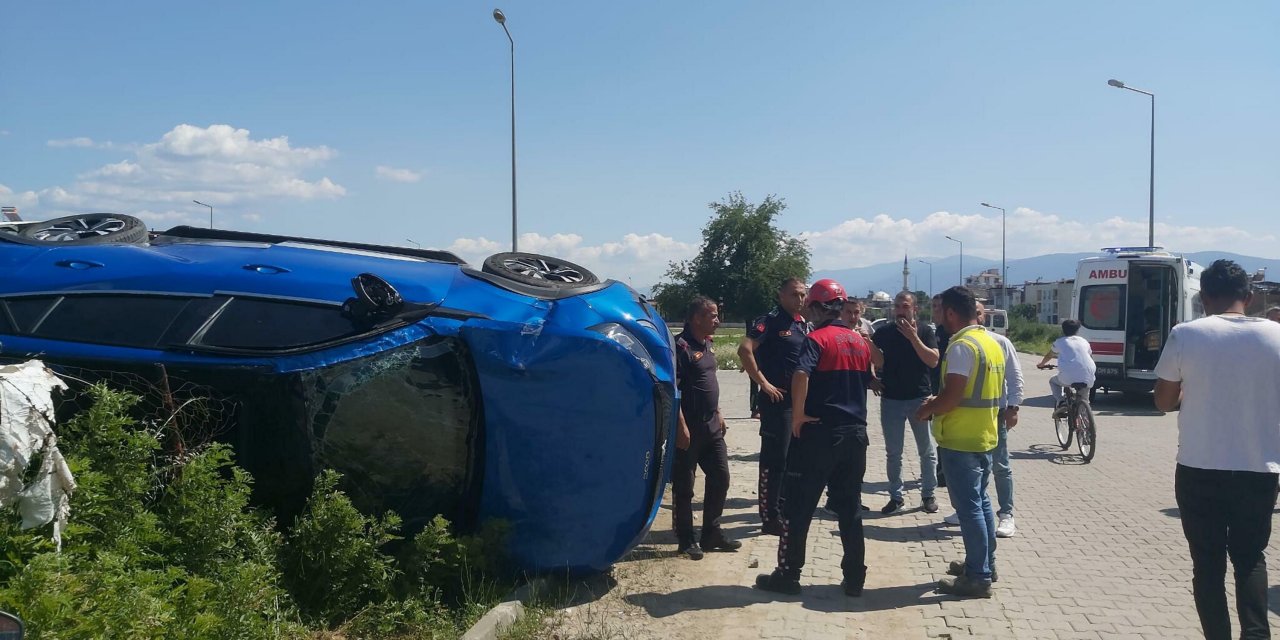 Otomobille çarpışan cip yayaların üzerine savruldu! Karı - kocayı ölüm ayırdı