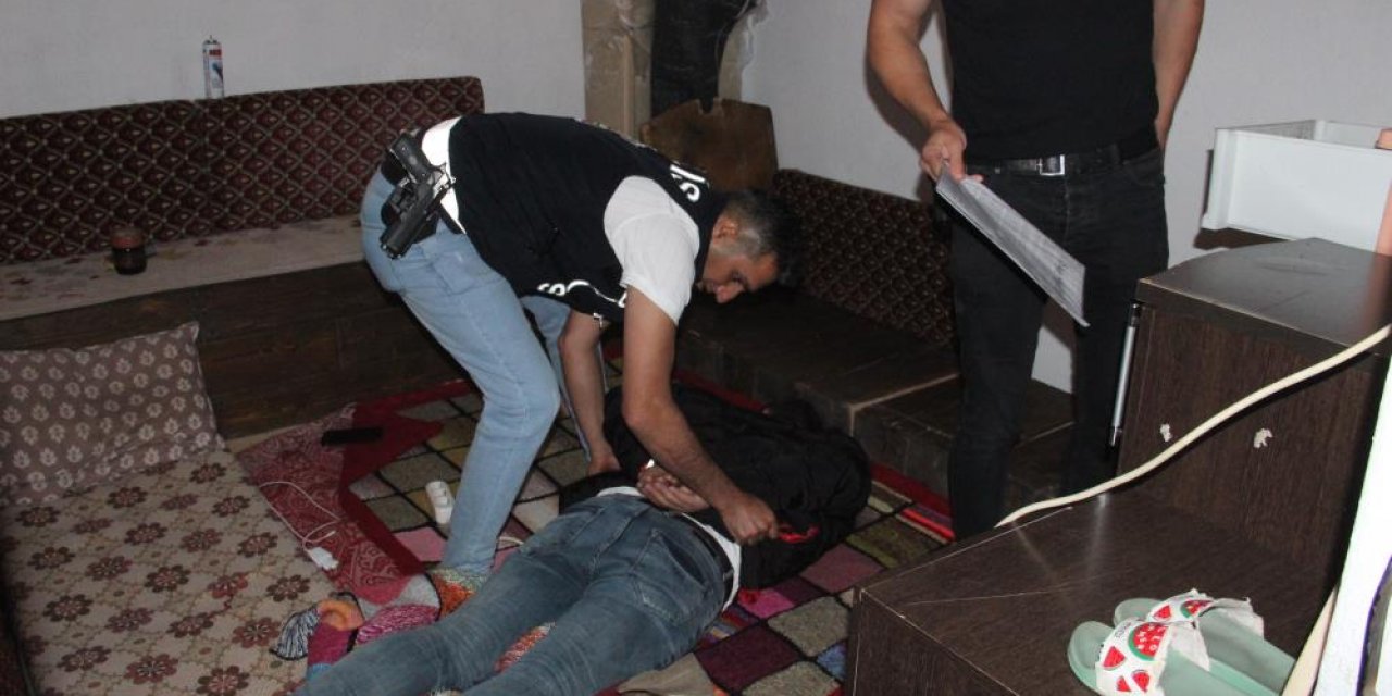 Sokak satıcılarına operasyon: 12 tutuklu