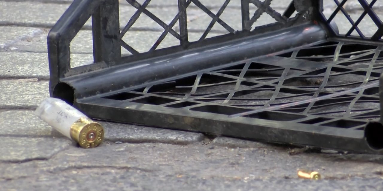 Pazar yerinde silahlı çatışma: 2 ölü, 4 yaralı